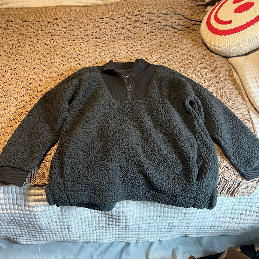 Aeries Sherpa Pull Over